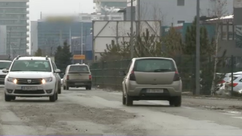 Se numeste Drumul Osiei, dar soferii ii spun „Drumul Oaselor” Imagine