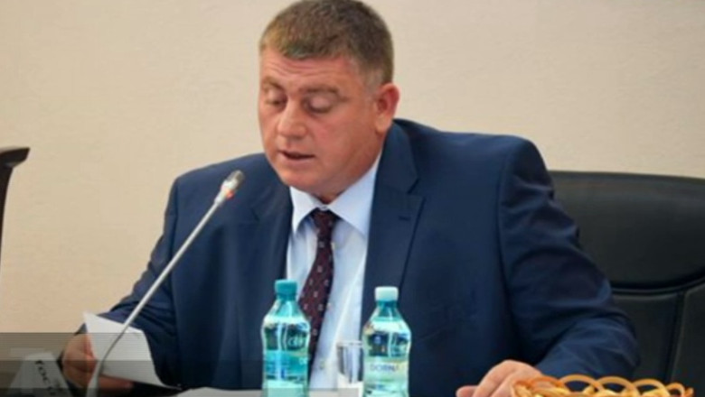 Se temea de DNA. Bigiu isi instalase in sediu aparatura de bruiaj Imagine