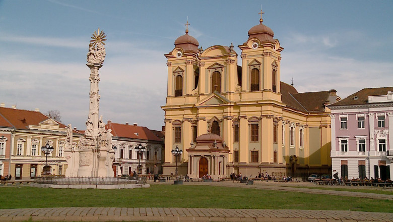 Se va deschide parcare, va fi permis accesul auto in Piata Unirii din Timisoara Imagine