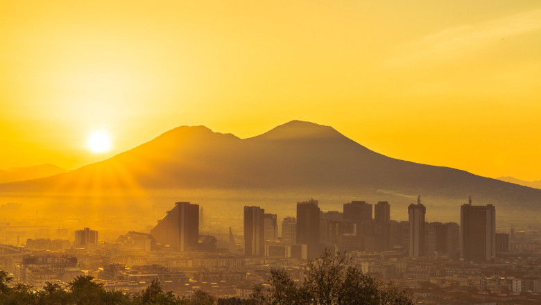 Secretele filosofului care a fondat Stoicismul au fost descifrate dupa ce un papirus recuperat din cenusa a fost citit de cercetatori Imagine