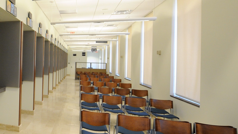 Sectia consulara a ambasadei SUA, inchisa din cauza vremii nefavorabile Imagine