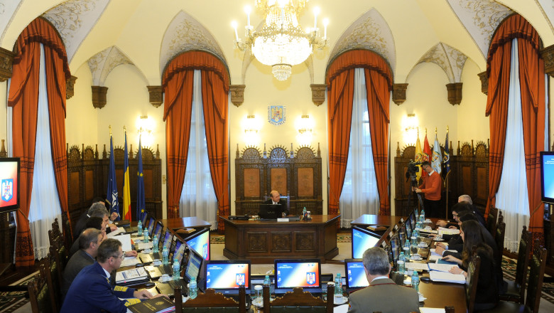 Sedinta CSAT: Criza din Ucraina „afecteaza domenii de interes strategic”. Romania trebuie sa-si consolideze mijloacele de aparare Imagine