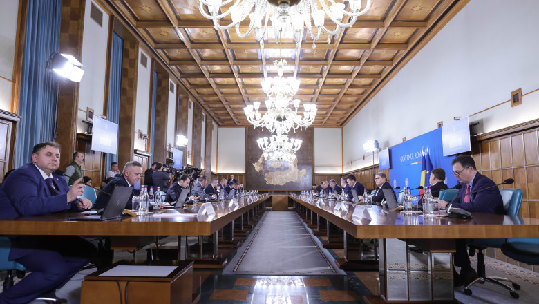 Sedinta extraordinara de Guvern pentru acordarea de ajutoare destinate zonelor distruse de inundatii Imagine