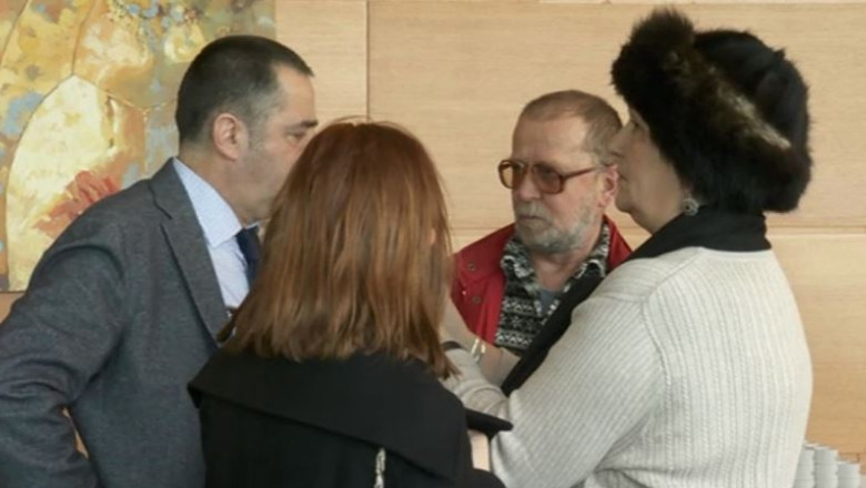 Sedinta la PDL dupa plecarea a 15 parlamentari la PMP Imagine