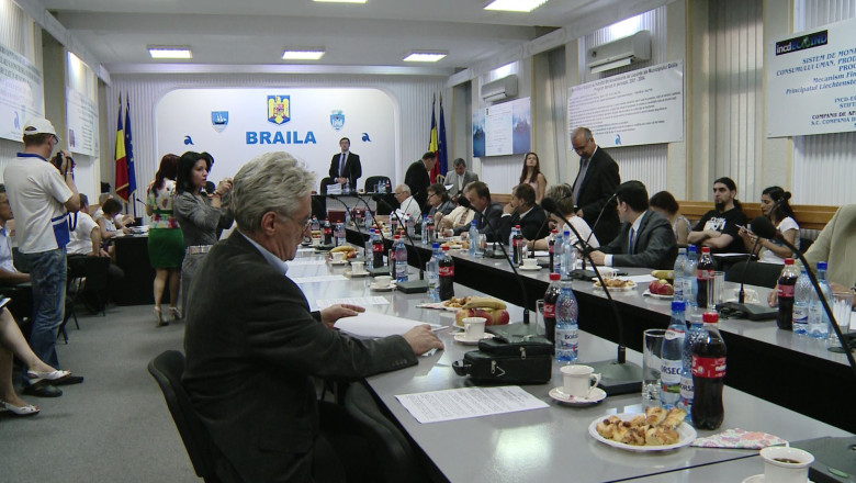 Sedinta tensionata la Consiliul Local Braila. Primaria vrea sa construiasca doua sensuri giratorii in oras, iar consilierii s-au certat din cauza sumei prea mari a investitiei Imagine