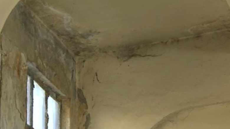 Sediul Serviciului de Ambulanta Bacau, o cladire neconsolidata de mai bine de trei decenii Imagine