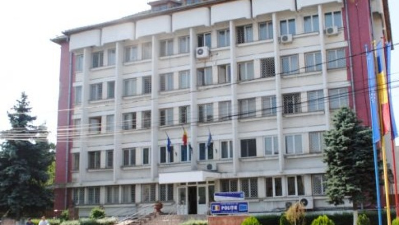 Sefii Politiei Satu Mare, acuzati ca si-au votat mariri de salarii pe sase luni Imagine