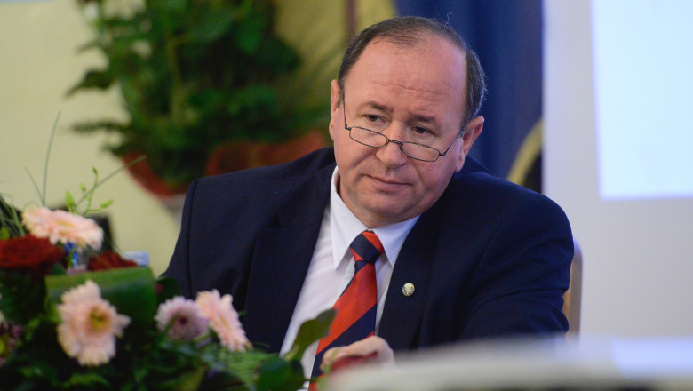 Seful Apelor Romane si-a dat demisia de onoare. Victor Ponta ceruse debarcarea lui Vasile Pintilie de la conducerea ANAR Imagine