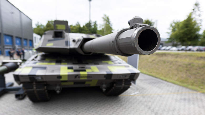 Seful celui mai mare producator german de arme spune ca preturile tancurilor si armamentului vor scadea, in timp ce Europa se inarmeaza Imagine
