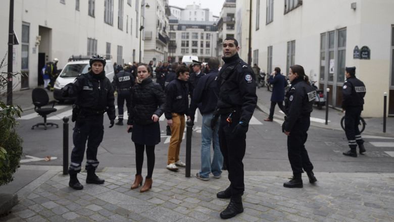 Semne de intrebare dupa tragediile de la Paris Imagine
