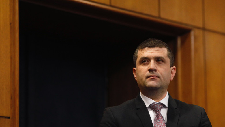 Senatorii PSD ii cer demisia ministrului Radu Miruta: „Apararea tarii nu e o joaca pentru amatori”