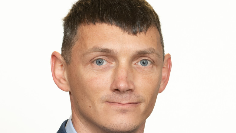 Senatorul care sustine ca a facut facultatea la un site de matrimoniale a fost condamnat pentru conducere cu permisul suspendat Imagine