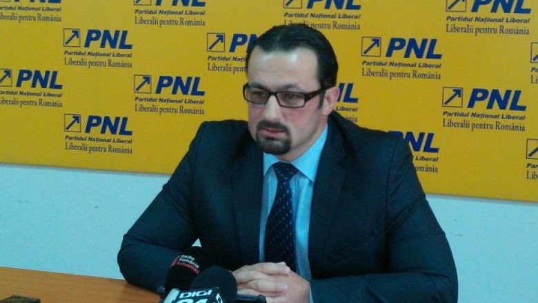 Senatorul PNL de Bihor Cristian Bodea catre Victor Ponta: "Sa jure pe Biblie ca nu candideaza la Presedintie!" Imagine