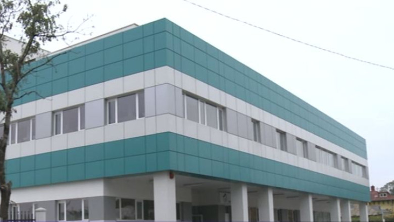 Senatorul PSD Victor Mocanu, acuzat ca a ignorat deficientele si a inaugurat maternitatea din Buzau de dragul alegerilor Imagine