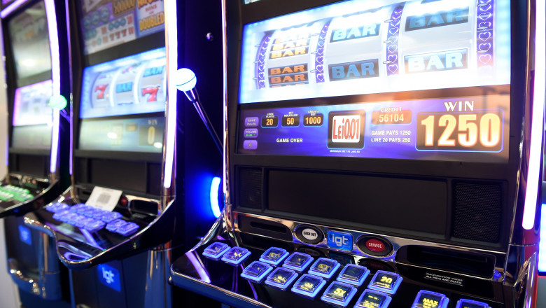 Senatul a interzis salile de jocuri de noroc langa scoli sau locurile de joaca Imagine