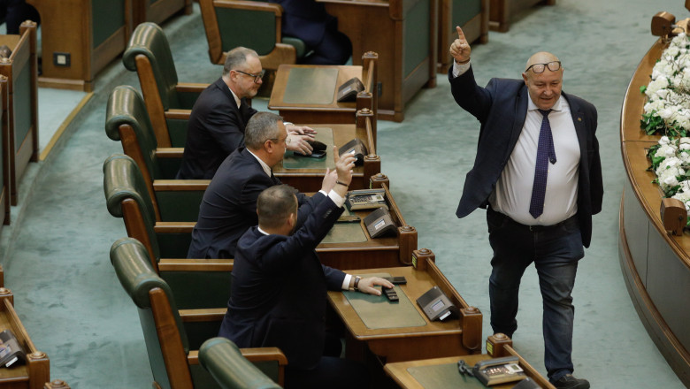 Senatul Romaniei dezbate azi prima lege din istorie care nu a cunoscut hartia Imagine