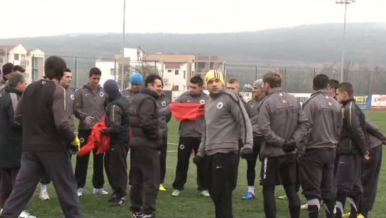 „Sepcile rosii" au sunat adunarea Imagine