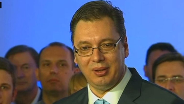 Serbia a ales. Un fost ultranationalist, devenit proeuropean, va fi premier Imagine