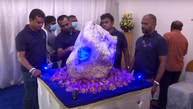 Serendipity Sapphire, cel mai mare safir din lume, nu si-a gasit cumparator in Elvetia. Va fi mutat la Dubai Imagine