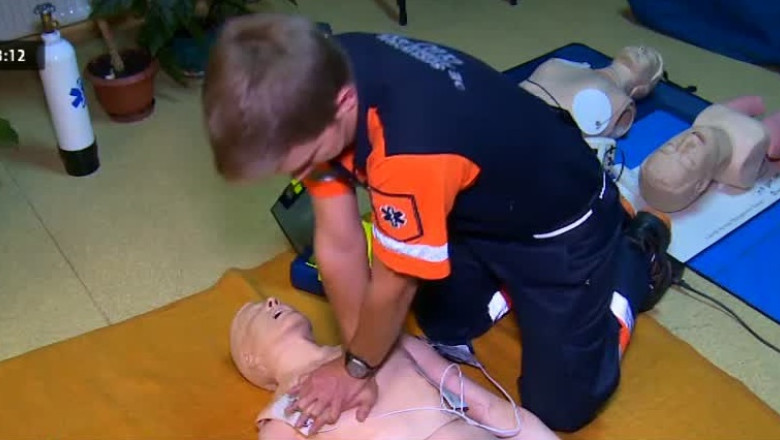 Servicii de prim ajutor, pe trotuar Imagine