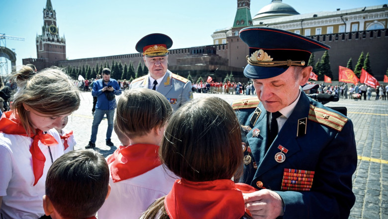 Serviciile secrete britanice: Sistemul educational din Rusia este folosit acum pentru dezvoltarea unei societati militarizate Imagine