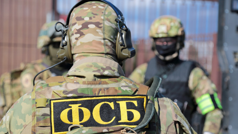 Serviciul Federal de Securitate din Rusia a retinut zeci de persoane, printre care si adolescenti. Ce acuzatii le aduce Imagine