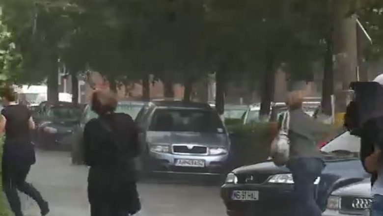 Sezonul furtunilor Imagine