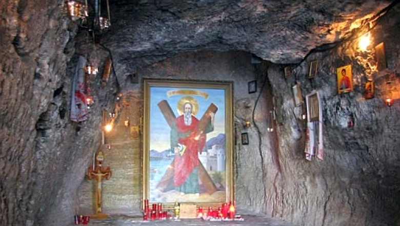 Sfantul Andrei, sarbatorit de credinciosi. Mii de oameni au participat la pelerinaj, inclusiv premierul Victor Ponta Imagine