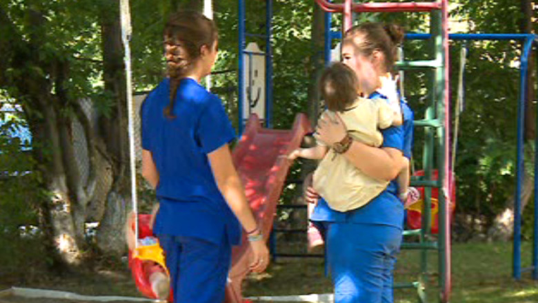 Sfarsit de voluntariat american intr-un centru de plasament din Iasi Imagine