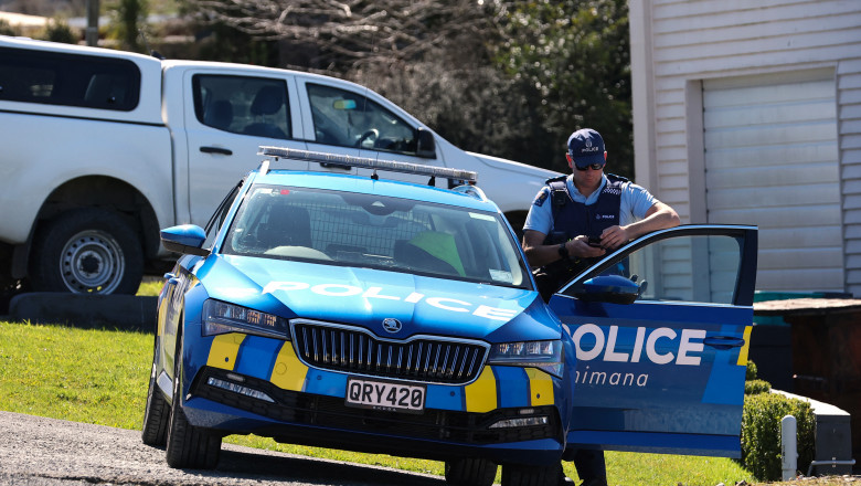 Sfarsit tragic in povestea care a captivat Noua Zeelanda: tatal care a fugit cu copiii sai in salbaticie acum 4 ani, impuscat mortal Imagine