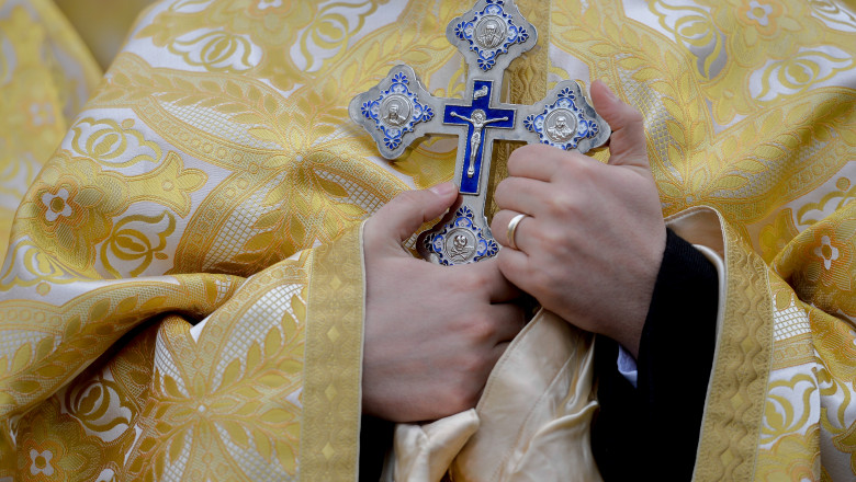 Sfaturile Bisericii Ortodoxe Romane pentru preotii care folosesc internetul Imagine