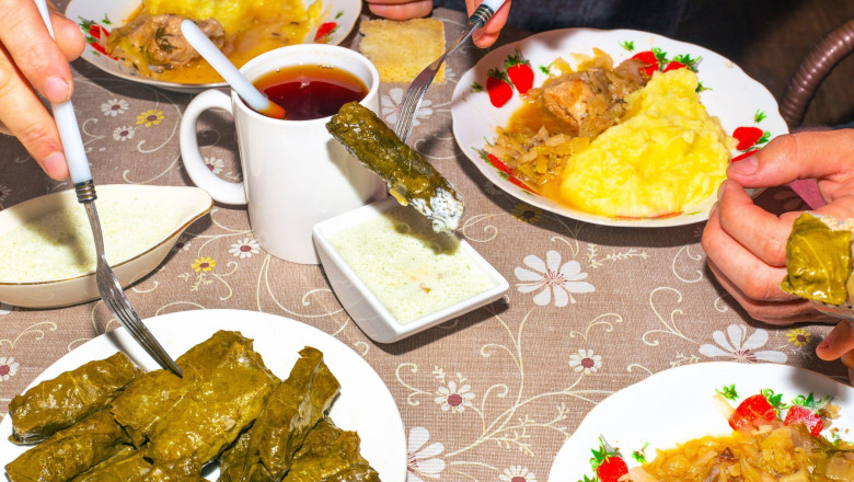 Sfaturile unui somelier pentru o masa de Craciun ca la carte. De la ce pret in sus vinul nu mai merge „sprit” Imagine