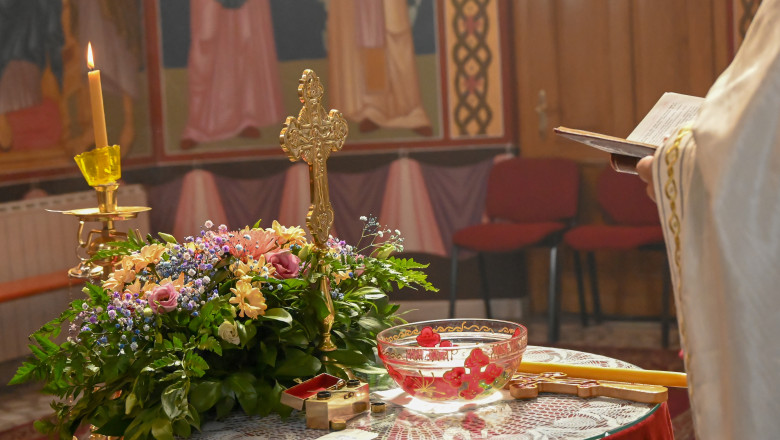 Sfintii Imparati Constantin si Elena. Cele mai importante traditii si obiceiuri pe 21 mai. Care sunt florile care binecuvanteaza casa Imagine