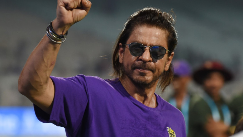 Shah Rukh Khan, „Regele Bollywoodului”, a ajuns la spital cu insolatie dupa ce a participat la un meci de cricket Imagine