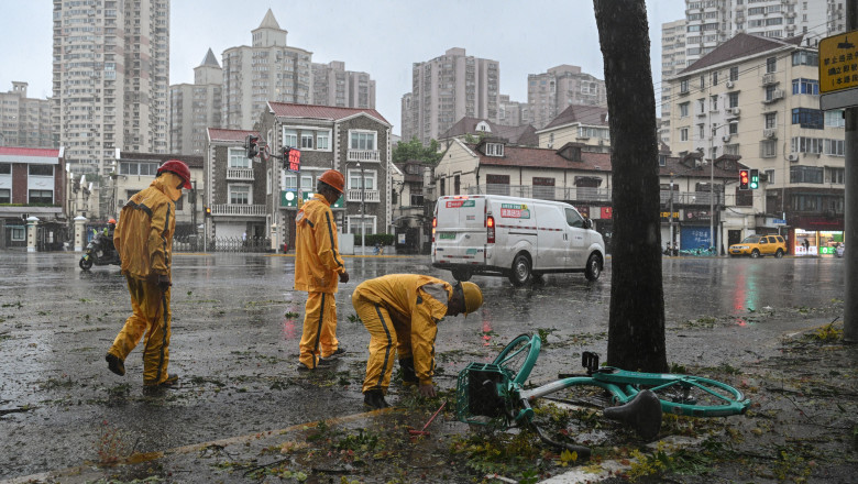 Shanghai a fost lovit de cel mai puternic taifun din ultimii 75 de ani. Mii de persoane au fost evacuate Imagine