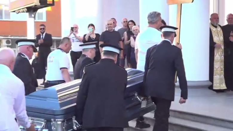 Sicriul cu trupul neinsufletit al campionului Mihai Leu, intampinat cu aplauze la Hunedoara Imagine