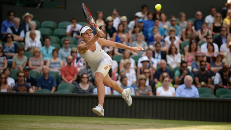 Simona Halep s-a calificat in semifinale la Wimbledon. Eugenie Bouchard, adversara romancei Imagine