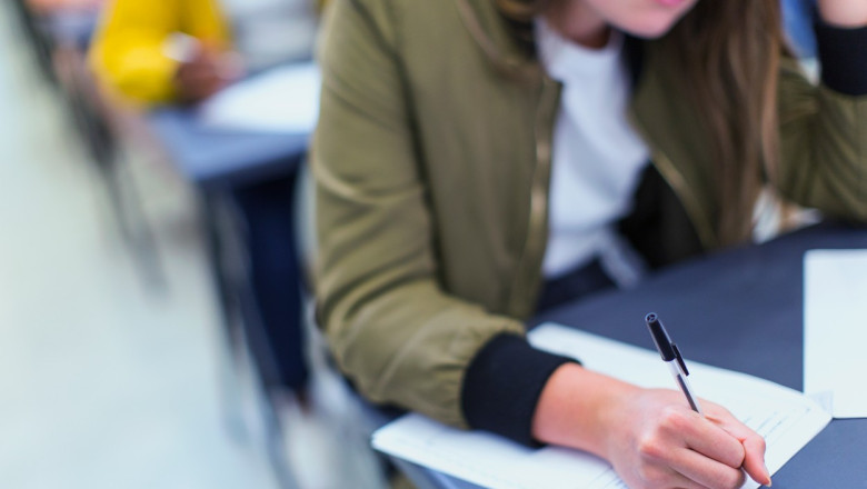 Simulare Bacalaureat 2025. Elevii sustin luni proba la Limba si literatura Romana. Subiectele si baremele, pe edu.ro Imagine