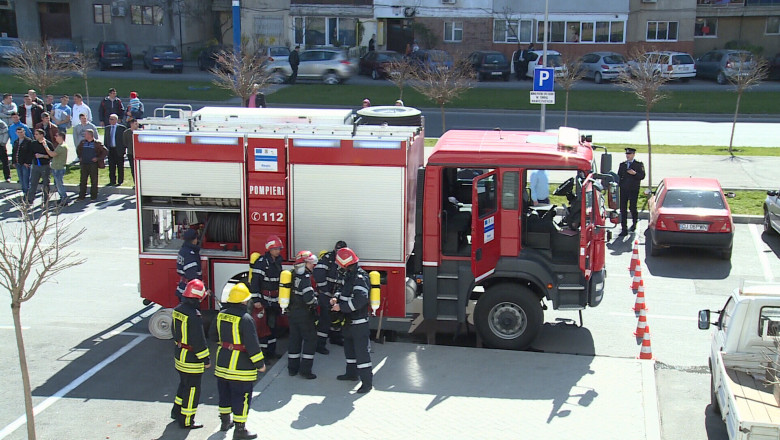 Simulare de incendiu. Actiunea a avut loc in Sala Polivalenta din Craiova   Imagine