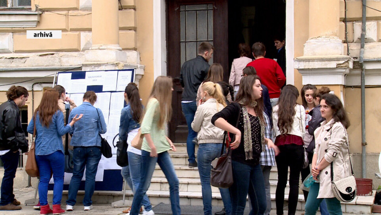 Simularea examenului de Bacalaureat. 9.332 de elevi clujeni au sustinut proba la limba si literartura romana Imagine