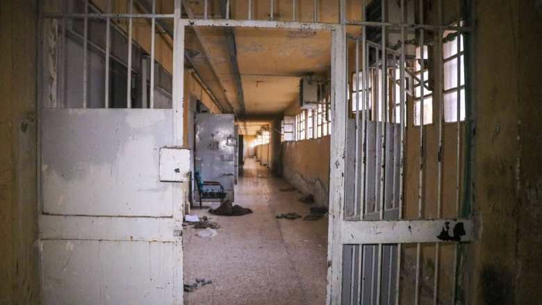 Siria a eliberat toti prizonierii din inchisoarea–abator Sednaya. Printre detinuti, copii mici incarcerati impreuna cu mamele lor Imagine