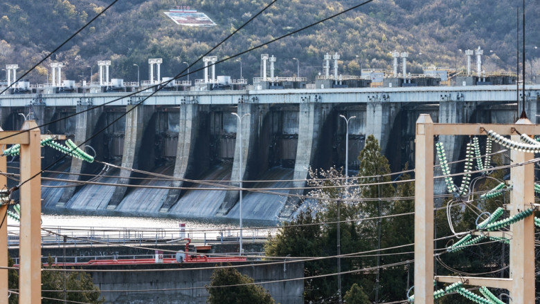 Sistemul Energetic National, sub presiune din cauza caniculei si secetei. Burduja: E atipic. Nu exista riscul unor avarii generalizate Imagine