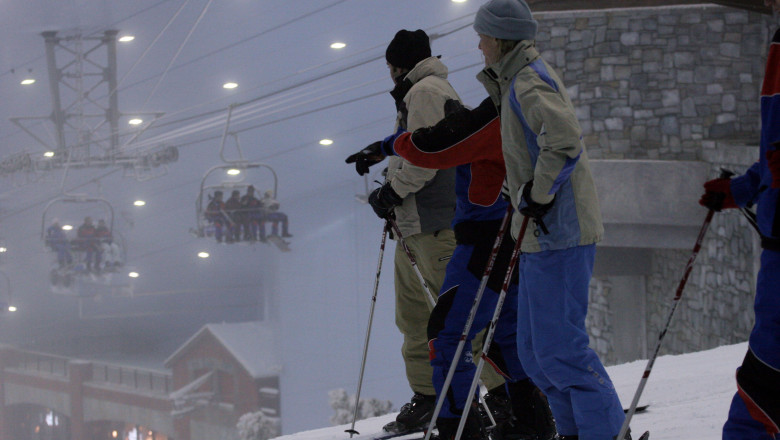 Situatia partiilor in Romania. Unde se schiaza in strainatate. La Dubai functioneaza prima pista de interior Imagine