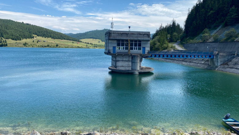 Situatia rezervelor nationale de apa. „Apele Romane”: 26 de sectiuni sunt situate sub debitul minim necesar Imagine