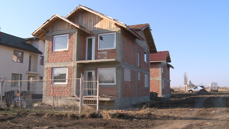 Situatie absurda in Iasi. Birocratia ii lasa in intuneric pe proprietarii unor case construite in oras Imagine