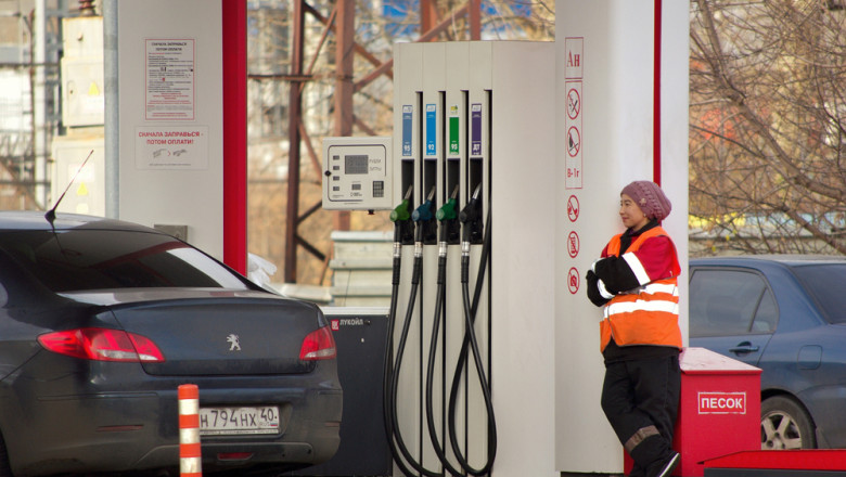 Situatie rusinoasa pentru Putin: Rusia va importa benzina din Asia dupa ce ucrainenii au distrus 40% dintre rafinarii Imagine