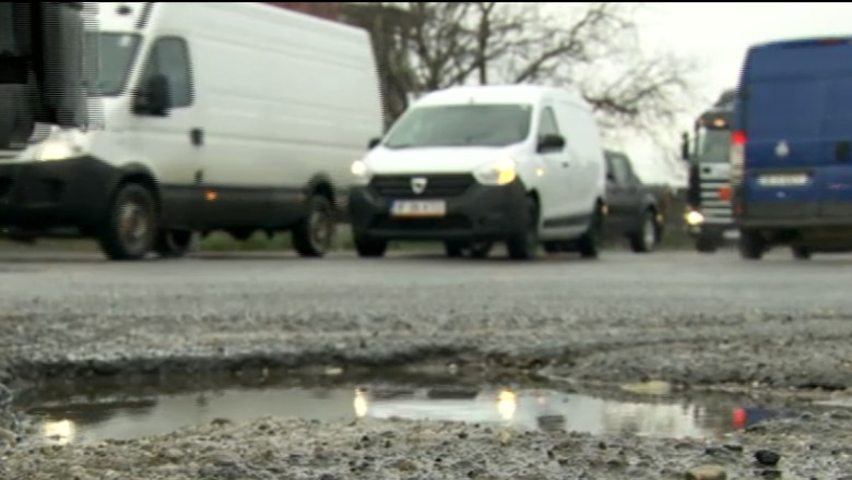 Slalom printre gropi in Bucuresti Imagine