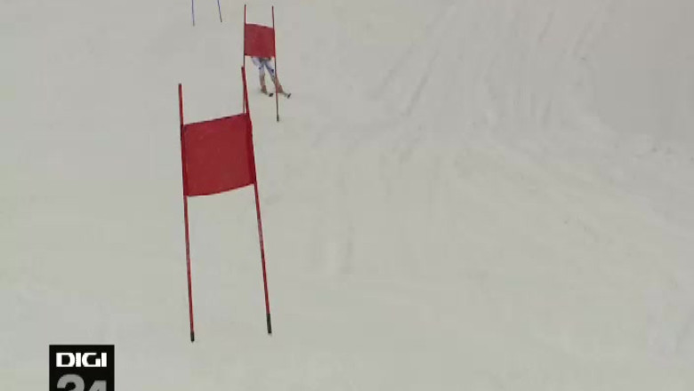 Slalom urias pe partia Clabucet. Zeci de schiori, amatori si profesionisti, s-au intrecut pe partia din Predeal Imagine