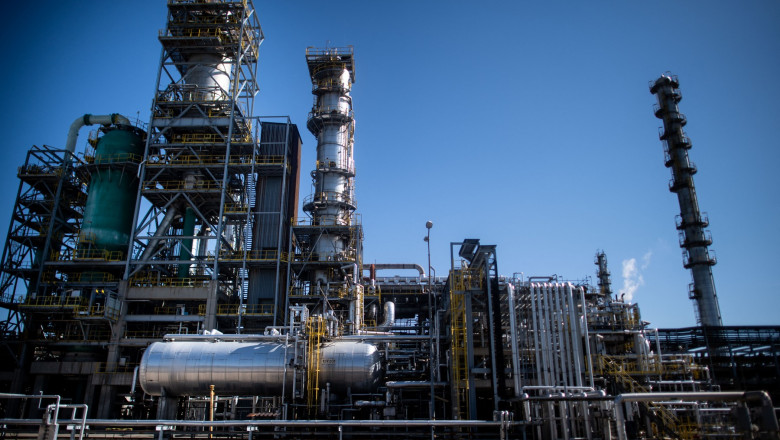 Slovacia spune ca va fi cel mai puternic lovita de sanctiunile UE asupra petrolului rusesc Imagine