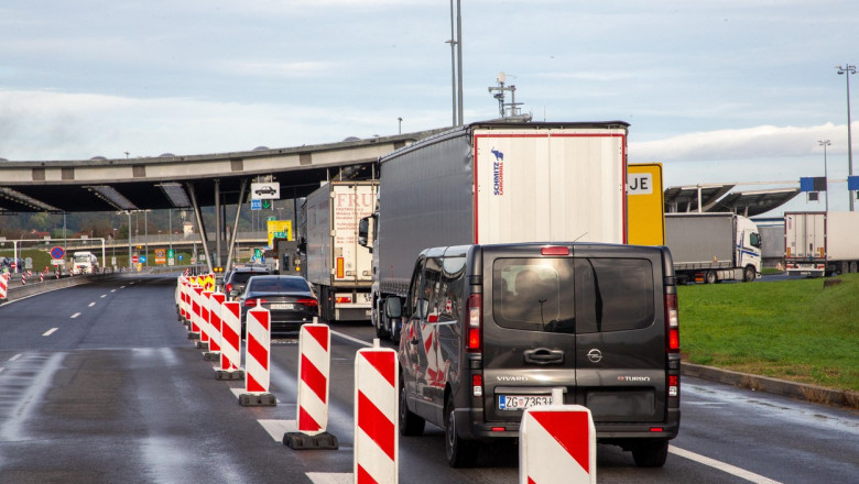 Slovenia reintroduce controale la granita sa Schengen cu Croatia si Ungaria de frica „atentatelor teroriste” Imagine